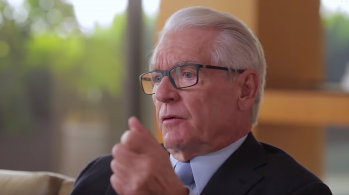 Charles Schwab explains how index funds can help you build a diversified portfolio.